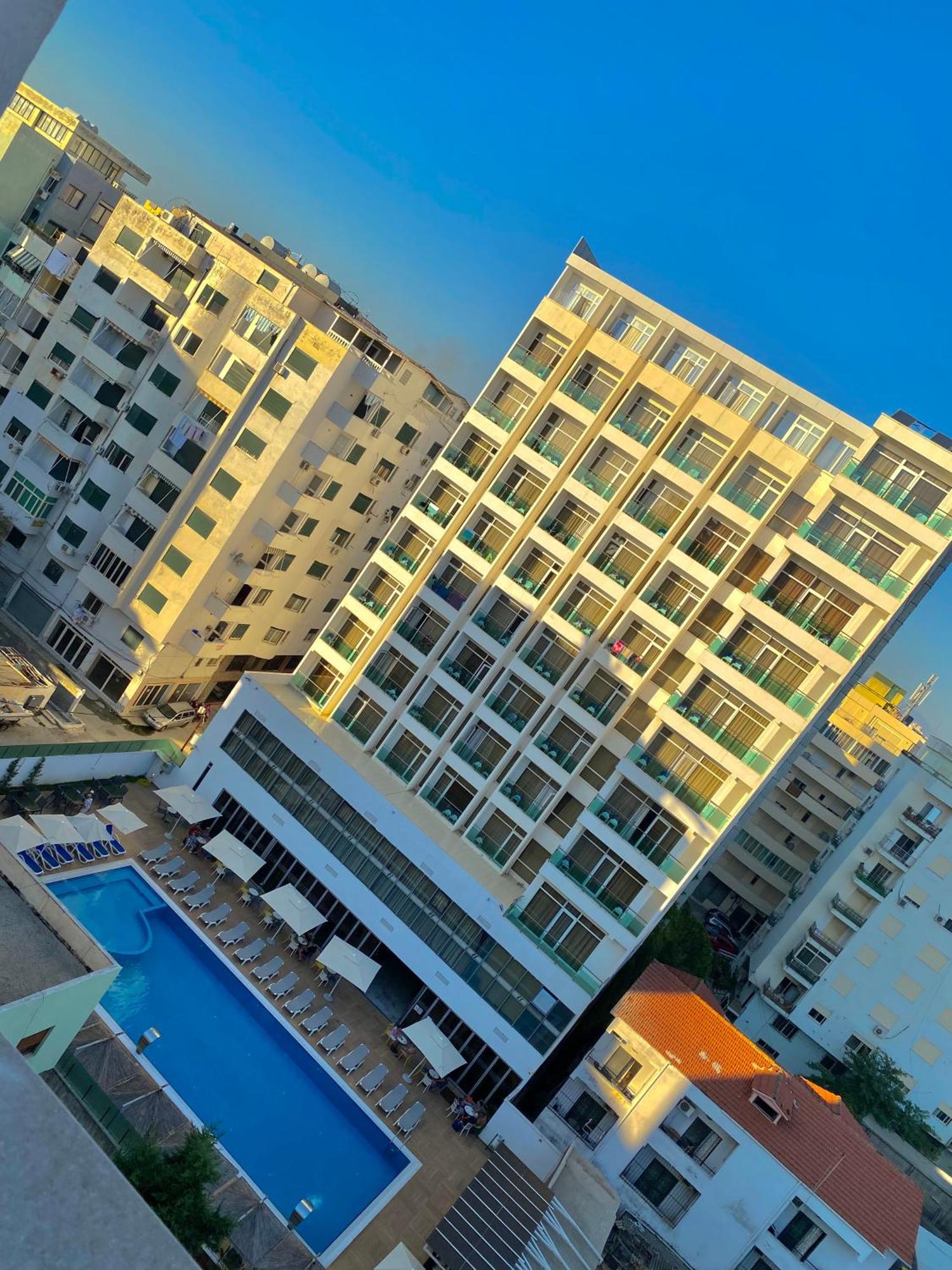 Prestige Apartament Sea View Дуррес Екстер'єр фото