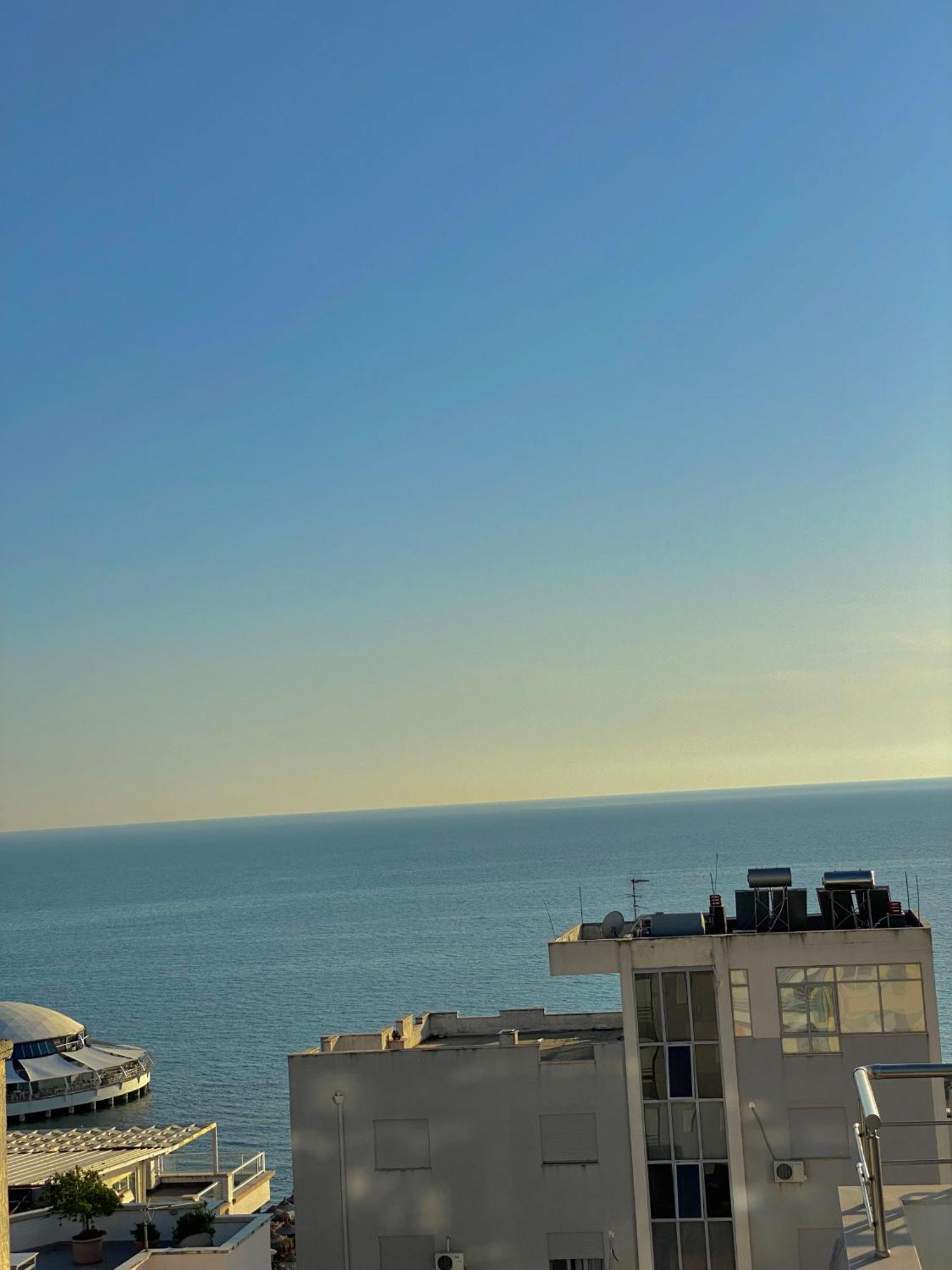 Prestige Apartament Sea View Дуррес Екстер'єр фото