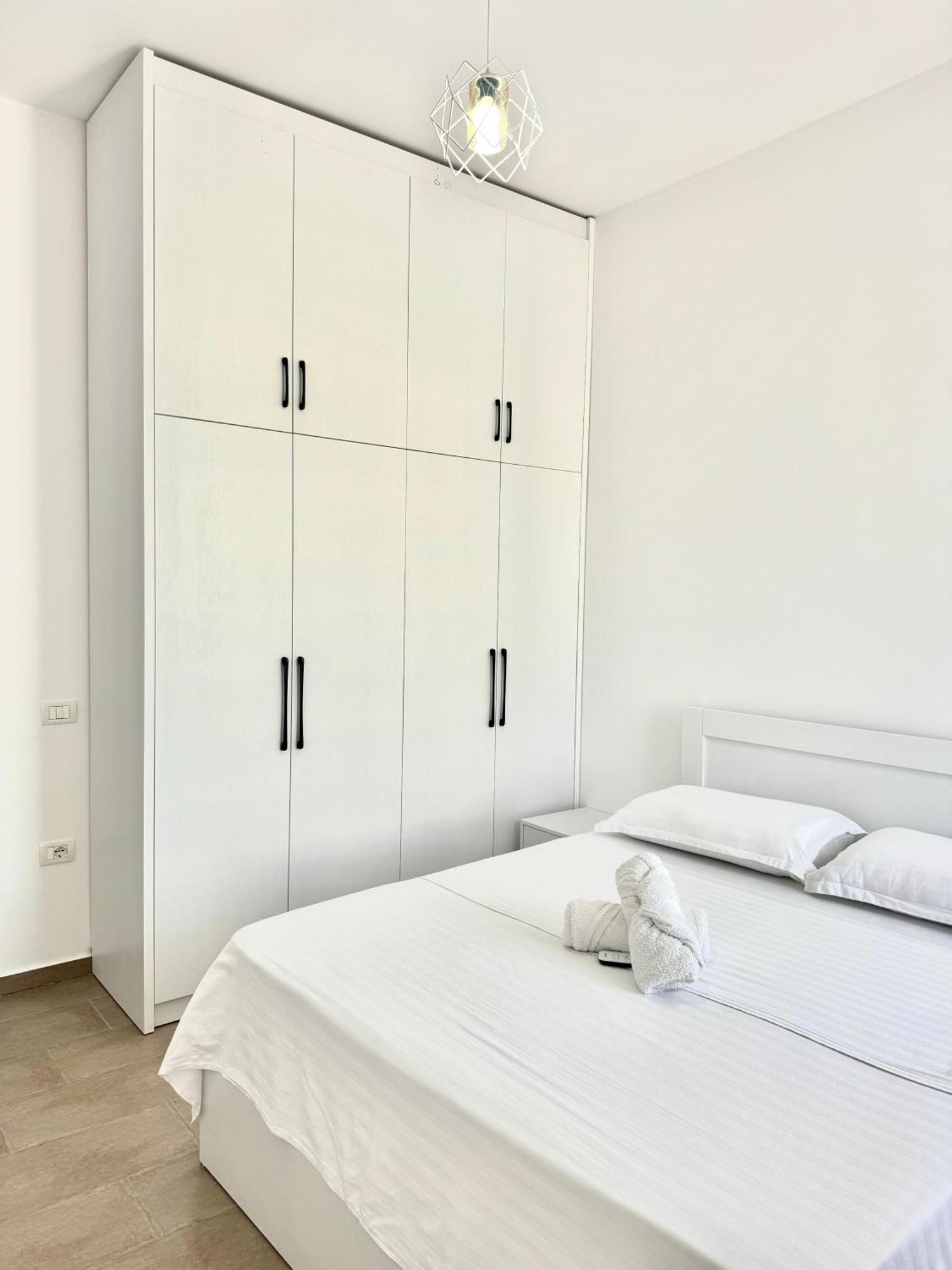 Prestige Apartament Sea View Дуррес Екстер'єр фото