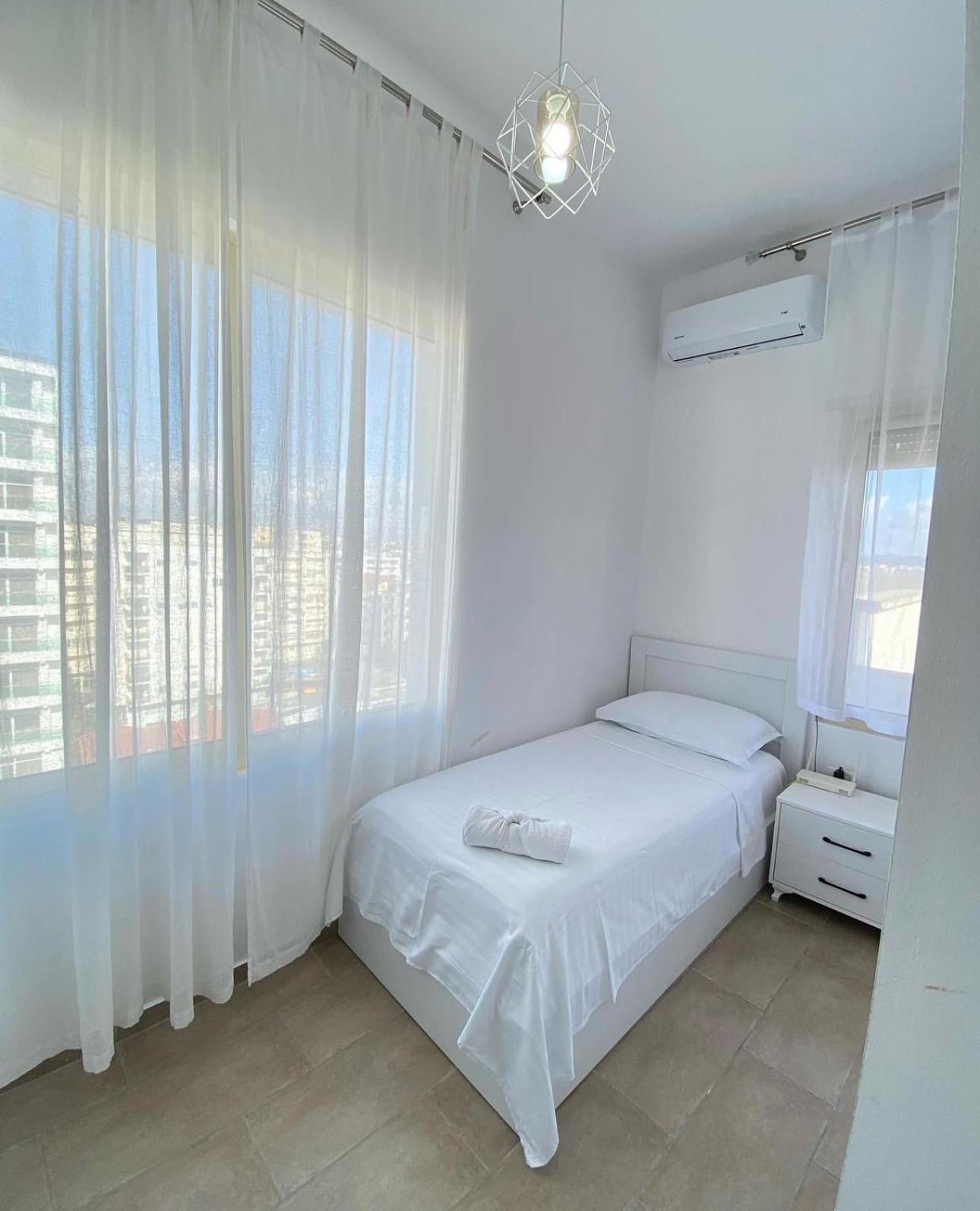 Prestige Apartament Sea View Дуррес Екстер'єр фото